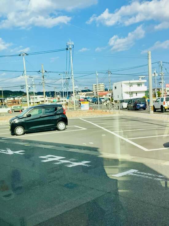 駐車場🅿️も拡充して来院をお待ちしております。  場所に指定がありますので、詳しくはスタッフまでお問い合わせの上駐車をお願いいたします。